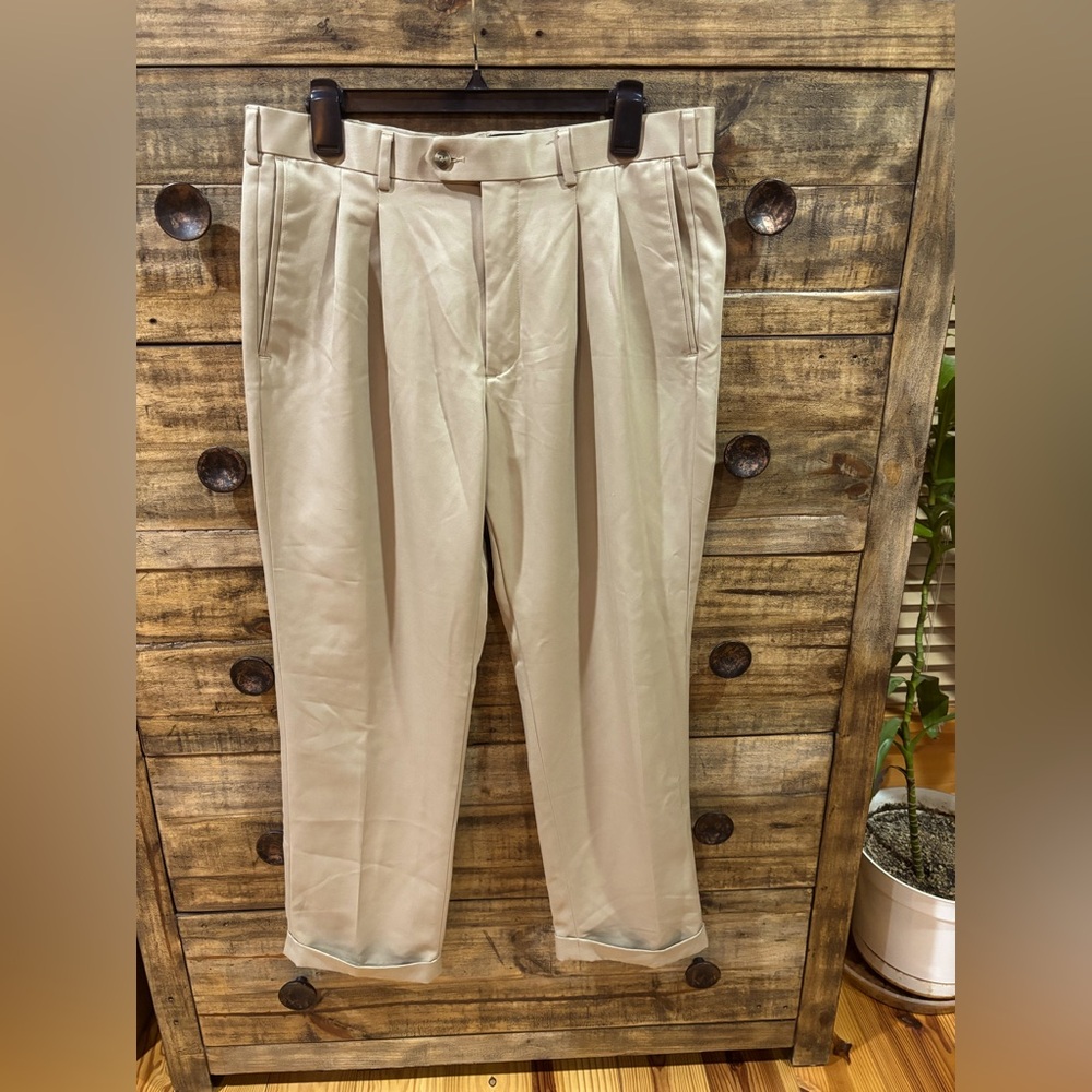 Roundtree & Yorke Men's‎ Travel Smart Khaki Pants